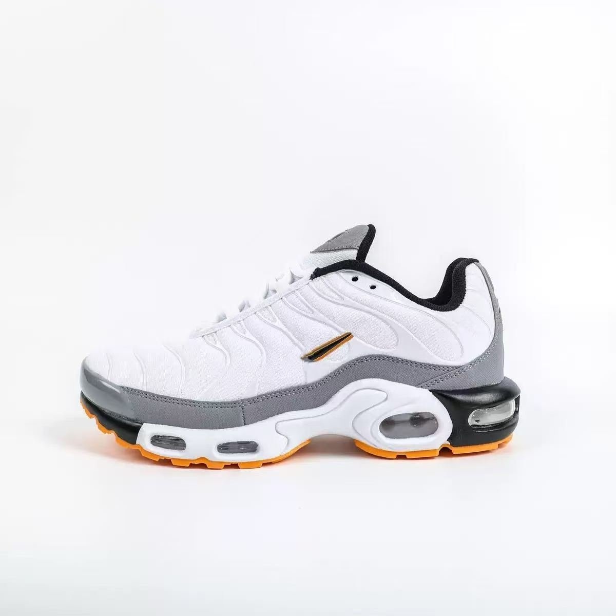 TN SHOES 24PCS 360USD - Image 13